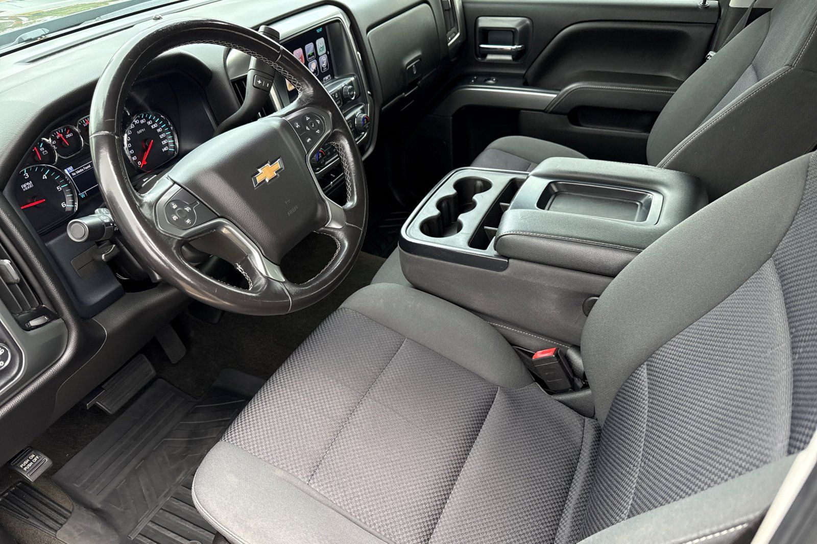 Used 2018 Chevrolet Silverado 1500 LT w/ LT Eassist Package AWD/4WD image 10