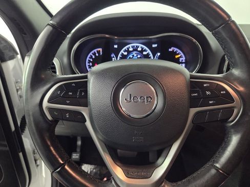 Certified 2022 Jeep Grand Cherokee Laredo E image 18