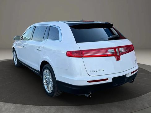 Used 2019 Lincoln MKT AWD image 6