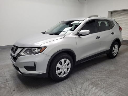 Used 2020 Nissan Rogue S image 2