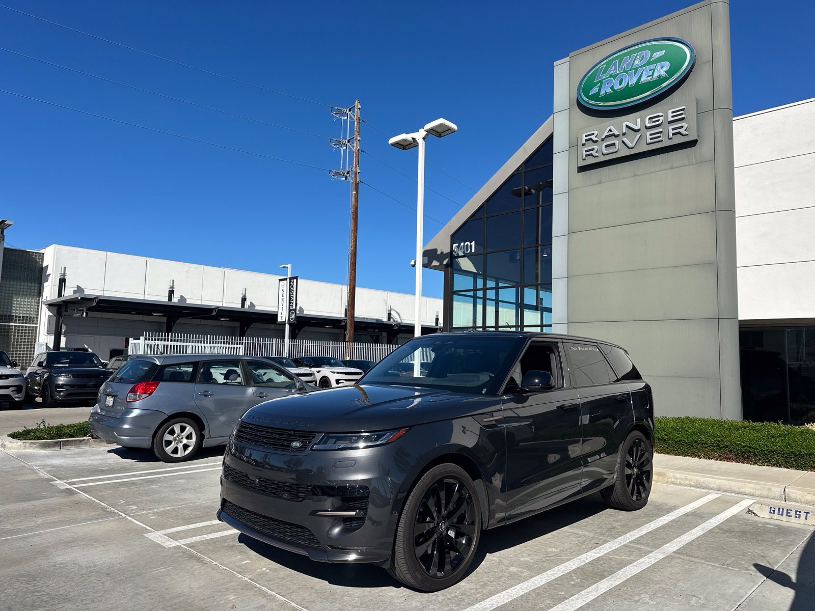 Certified 2025 Land Rover Range Rover Sport Dynamic SE AWD/4WD image 1
