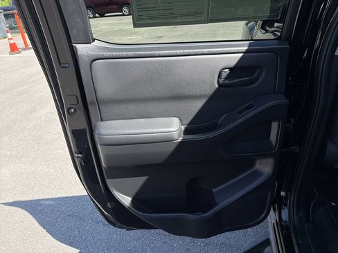 Used 2022 Nissan Frontier S w/ Technology Package RWD image 39