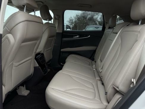 Used 2022 Lincoln Nautilus AWD image 18