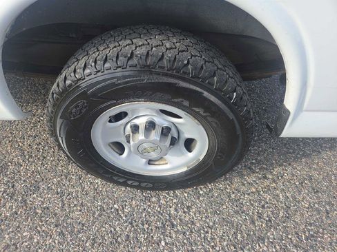 Used 2012 Chevrolet Express 2500 2500 image 24