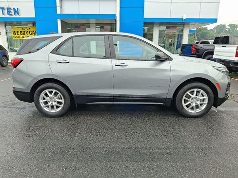 Used 2023 Chevrolet Equinox LS AWD/4WD image 6