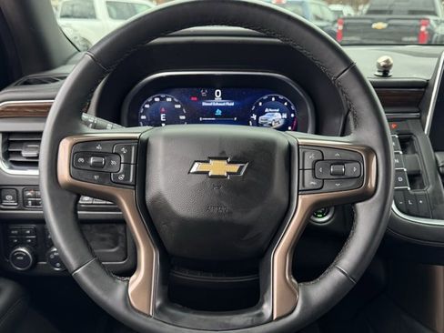 Used 2023 Chevrolet Suburban High Country image 13