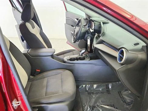 Used 2024 Chevrolet Trax LS w/ LS Convenience Package FWD image 36
