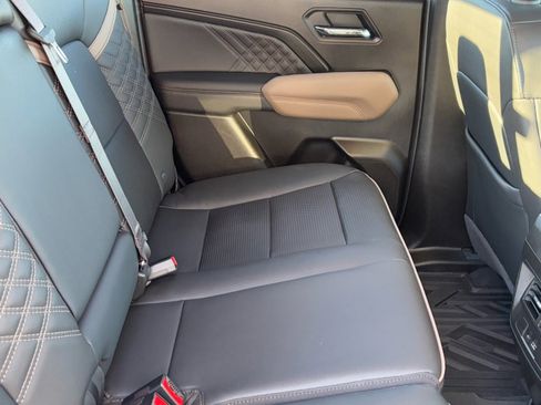 Used 2026 GMC Canyon Denali image 13