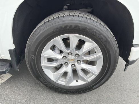 Used 2021 Chevrolet Silverado 1500 Custom w/ Custom Max Trailering Package AWD/4WD image 18