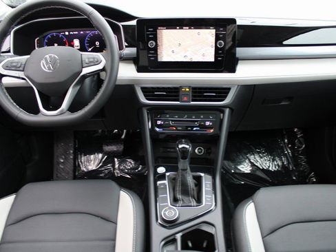 New 2026 Volkswagen Taos SEL AWD/4WD image 19