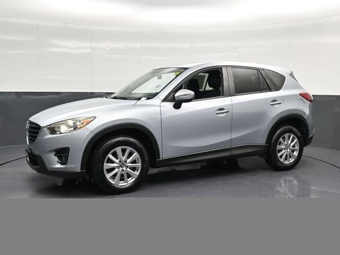 Used 2016 MAZDA CX-5 Touring FWD image 2