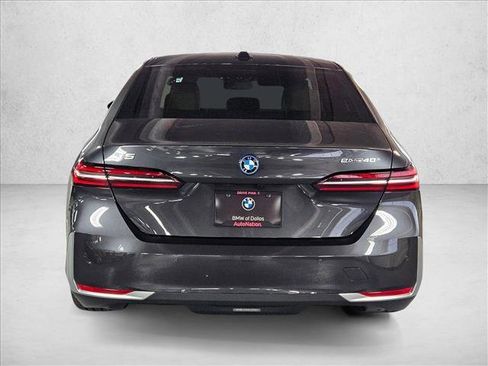 New 2026 BMW i5 eDrive40 image 7