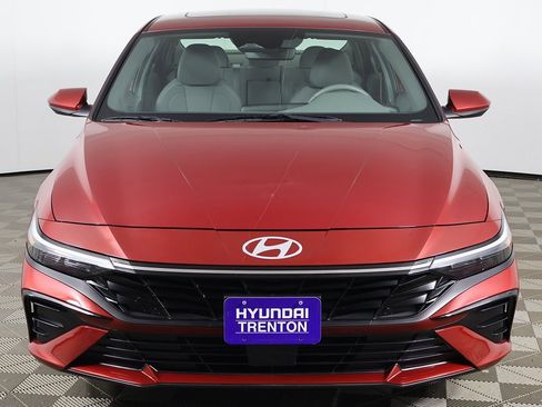 Certified 2024 Hyundai Elantra SEL w/ Convenience Package image 12