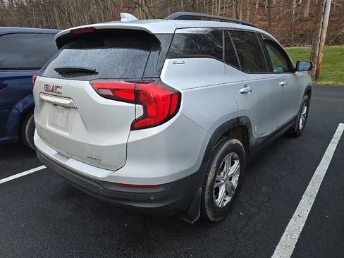 Used 2018 GMC Terrain SLE w/ Driver Convenience Package image 4