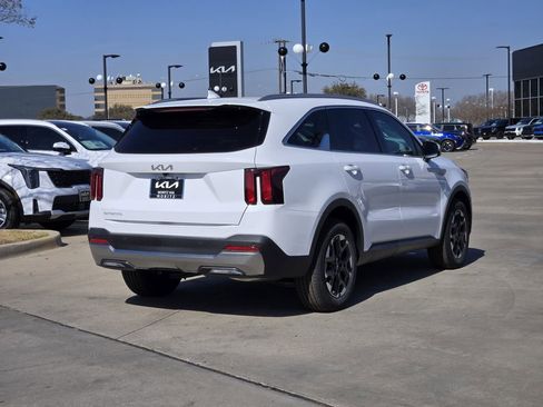 New 2026 Kia Sorento S w/ S Panoramic Sunroof Package image 4