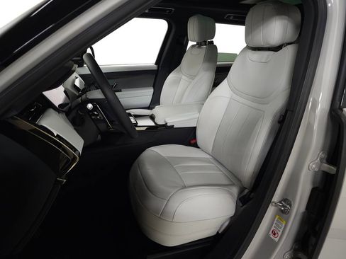 Certified 2025 Land Rover Range Rover Sport SE image 19