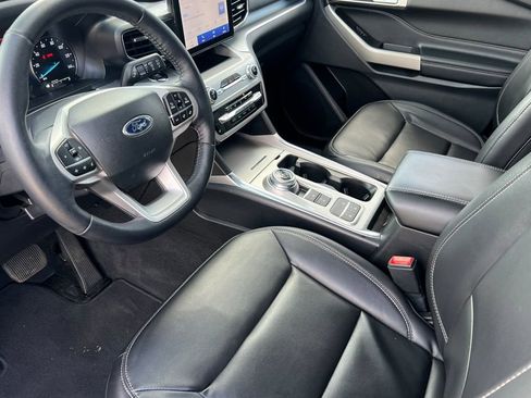 Certified 2022 Ford Explorer XLT w/ Equipment Group 202A image 12