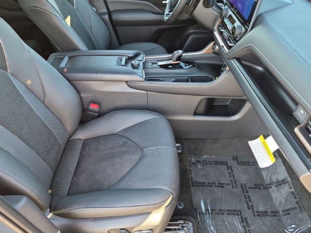 Certified 2026 Toyota Grand Highlander AWD Hybrid image 32