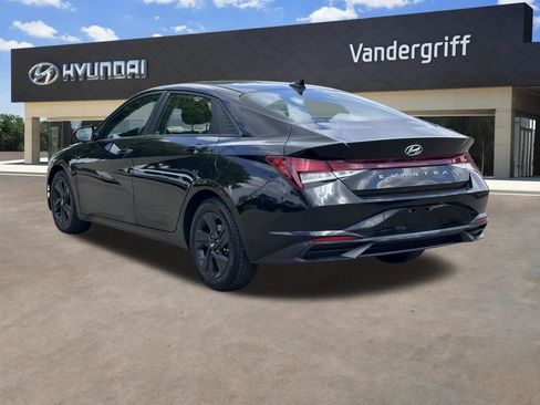 Used 2021 Hyundai Elantra SEL w/ Convenience Package image 12