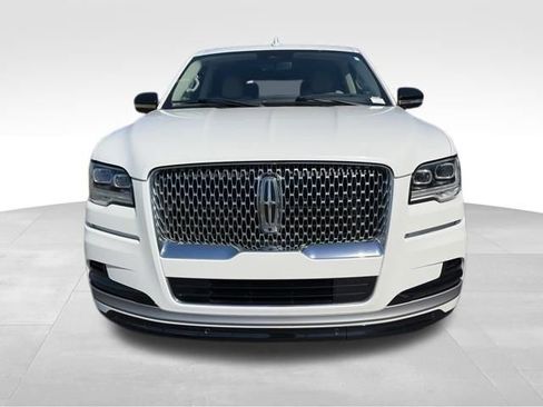 Used 2022 Lincoln Navigator Reserve image 2