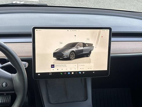 Used 2025 Tesla Model Y Long Range AWD/4WD image 22