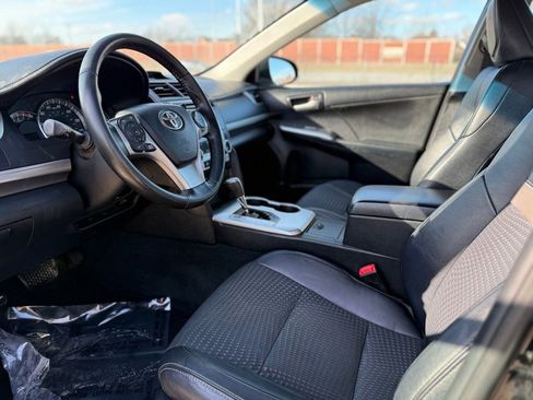 Used 2013 Toyota Camry SE image 19