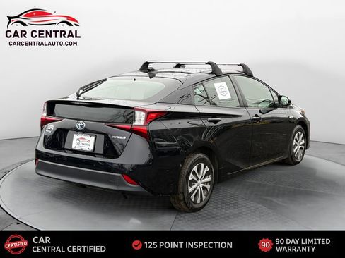Used 2020 Toyota Prius LE image 5