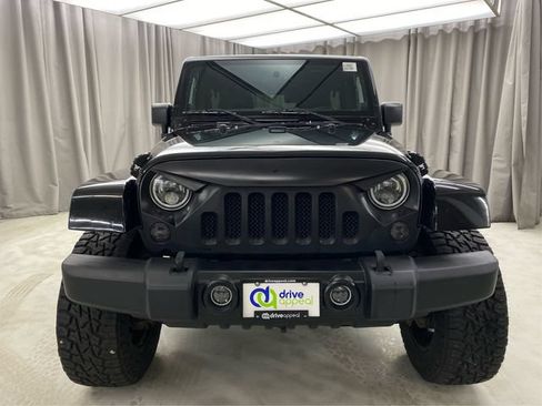 Used 2014 Jeep Wrangler Unlimited Sahara w/ Dual Top Group AWD/4WD image 14