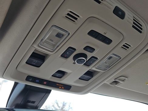 Used 2021 GMC Yukon Denali w/ Denali Premium Package image 29