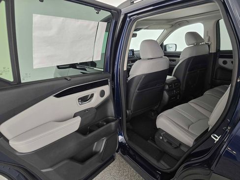 New 2025 Honda Pilot Touring image 17