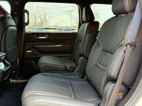 New 2026 Nissan Armada SL w/ Captain's Chari Seat Package AWD/4WD image 20