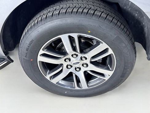 Used 2022 Ford Expedition Limited image 40