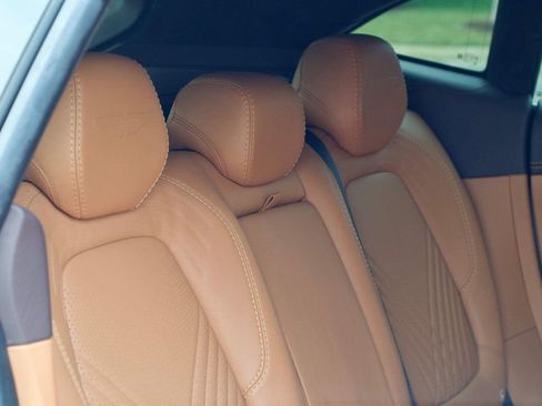 Used 2022 Aston Martin DBX image 48