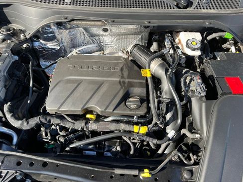 Used 2025 Chevrolet Trax LT image 31