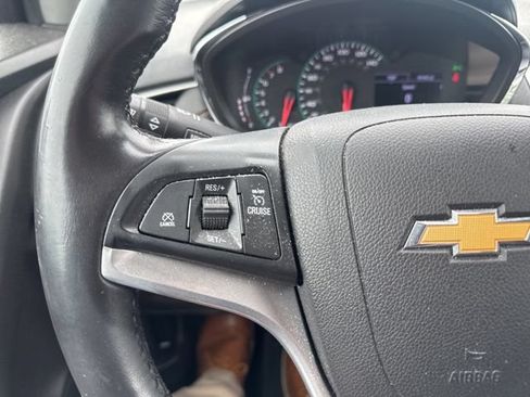 Used 2019 Chevrolet Trax LT w/ LT Convenience Package AWD/4WD image 20
