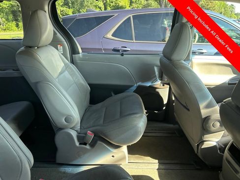 Used 2015 Toyota Sienna XLE w/ XLE Navigation Package AWD/4WD image 5