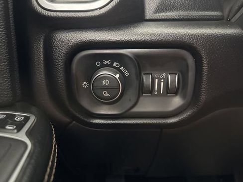 Used 2024 RAM 2500 Laramie AWD/4WD image 40