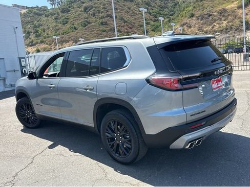 Used 2024 GMC Acadia Elevation w/ Luxury Package FWD image 3