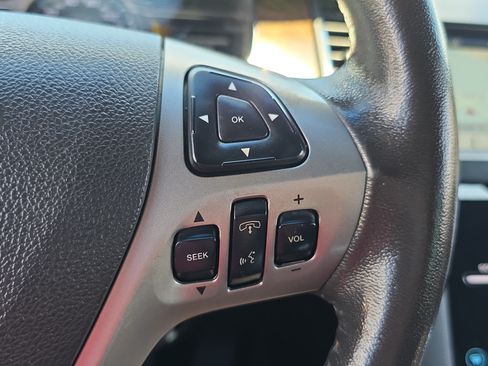 Used 2017 Ford Taurus Limited FWD image 20