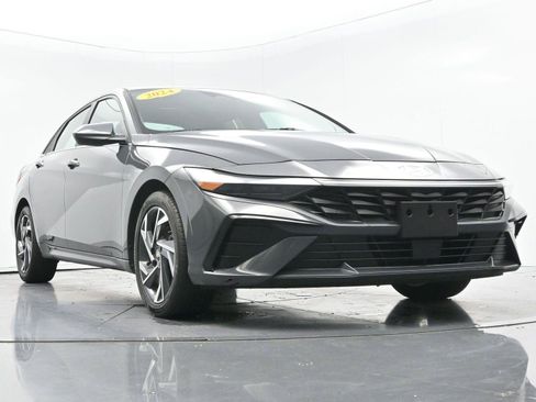 Used 2024 Hyundai Elantra SEL w/ Convenience Package FWD image 47