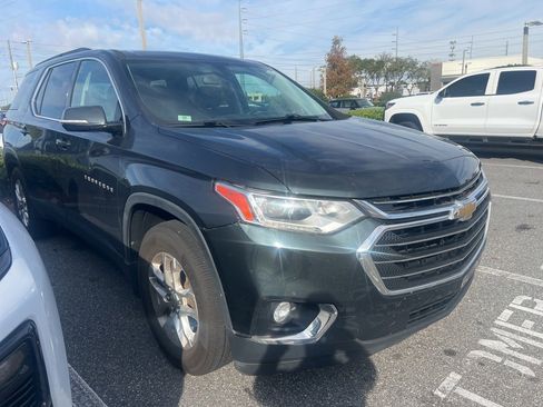 Used 2019 Chevrolet Traverse LT image 2