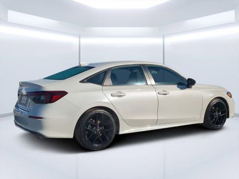 Used 2025 Honda Civic Sport image 3