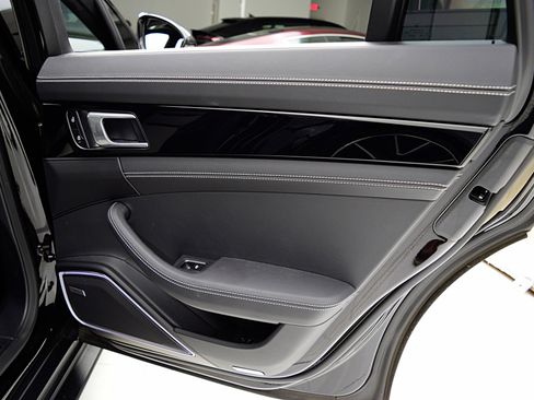 Used 2023 Porsche Panamera GTS image 37