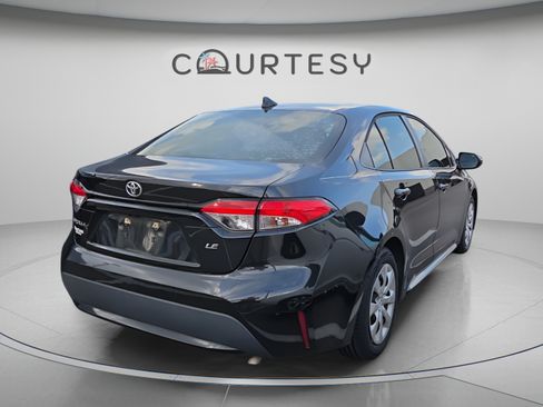 Used 2021 Toyota Corolla LE FWD image 4