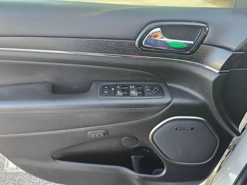 Used 2019 Jeep Grand Cherokee High Altitude image 24