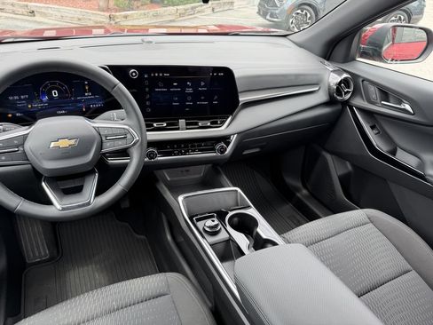 Used 2026 Chevrolet Equinox LT FWD image 18