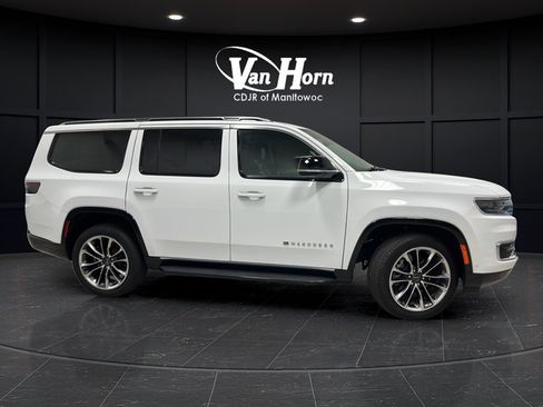 Used 2024 Jeep Wagoneer Series II w/ Premium Group I AWD/4WD image 8
