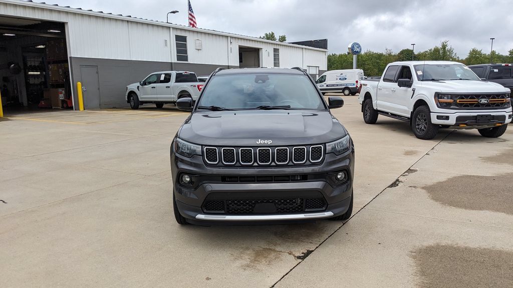 Used 2023 Jeep Compass Limited AWD/4WD image 8