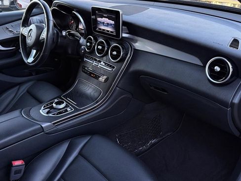 Used 2019 Mercedes-Benz GLC 300 4MATIC image 46