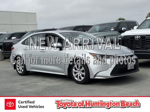 Used 2025 Toyota Corolla LE FWD image 1